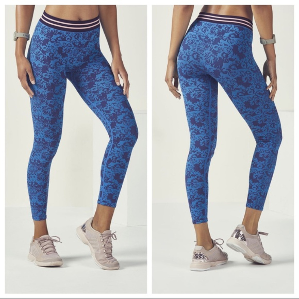 NWT Fabletics seamless blue floral yoga leggings M